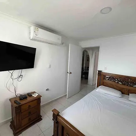 Charming Beachfront Apt With Sea View & Pool Apartamento Cartagena