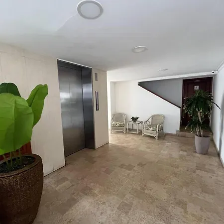 Charming Beachfront Apt With Sea View & Pool Apartamento