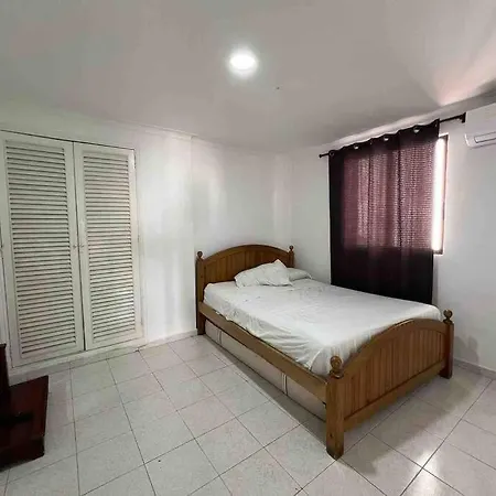 Charming Beachfront Apt With Sea View & Pool Cartagena