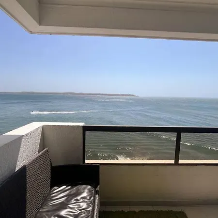 Charming Beachfront Apt With Sea View & Pool Apartamento