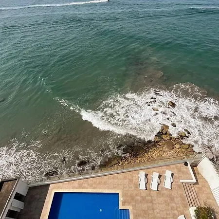 Apartamento Charming Beachfront Apt With Sea View & Pool *